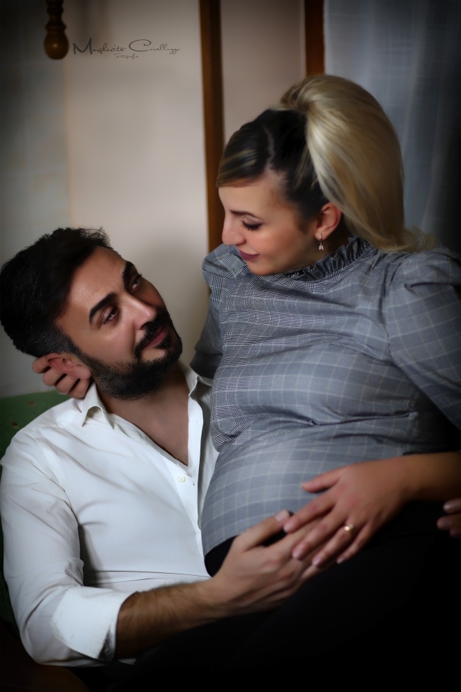Maternità e paternità: Annarita e Alessandro con il piccolo principe in grembo