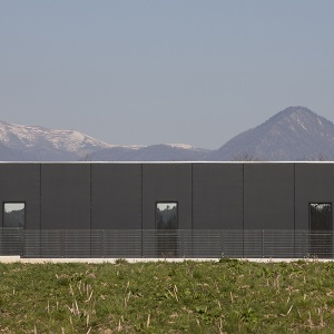 Architecture/Poliform factory in Anzano del Parco by Studio Piva Austria