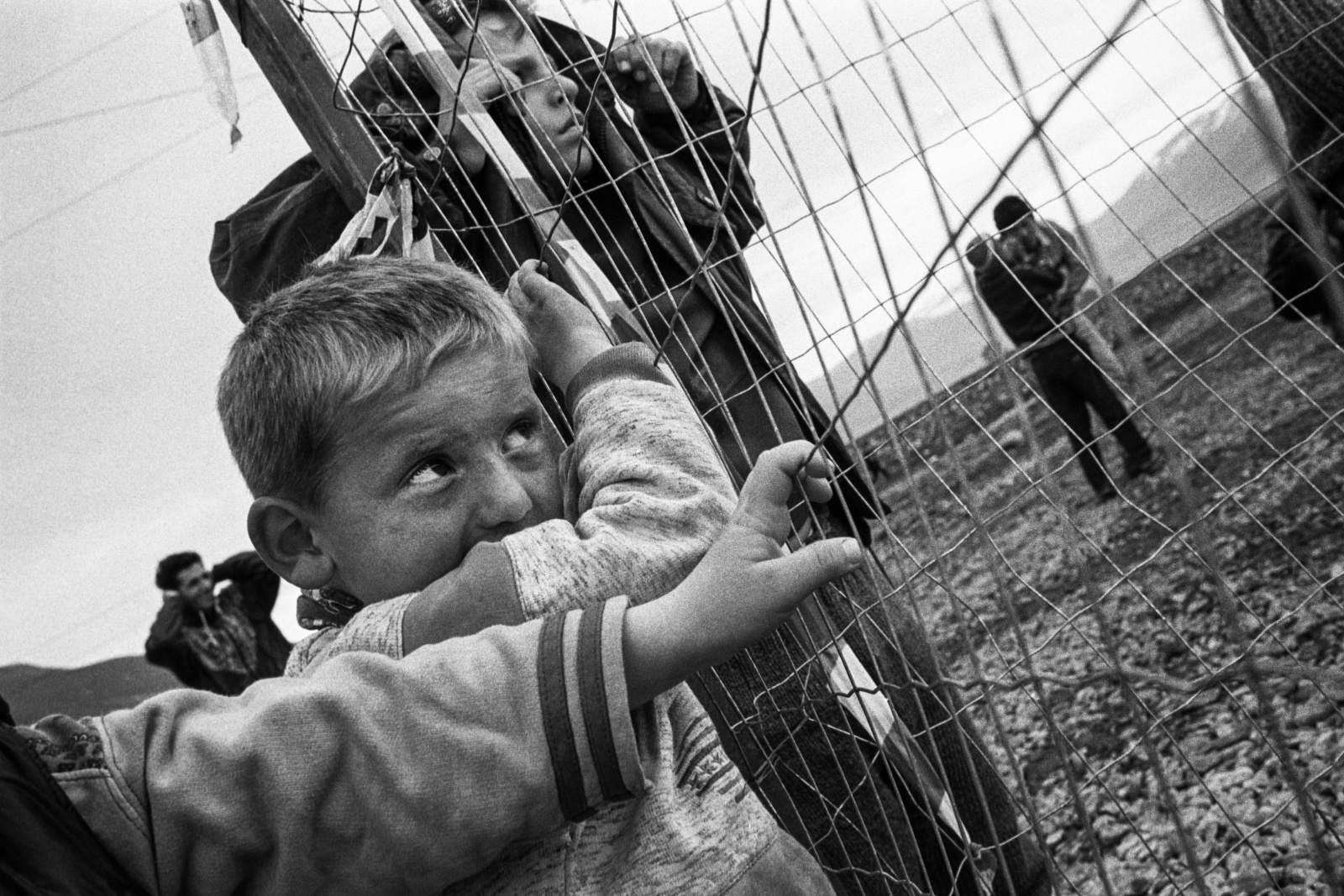 Albania 1999, frontiera di Morini con il Kosovo, esodo di profughi kosovari in fuga dalla pulizia etnica delle bande paramilitari serbe
